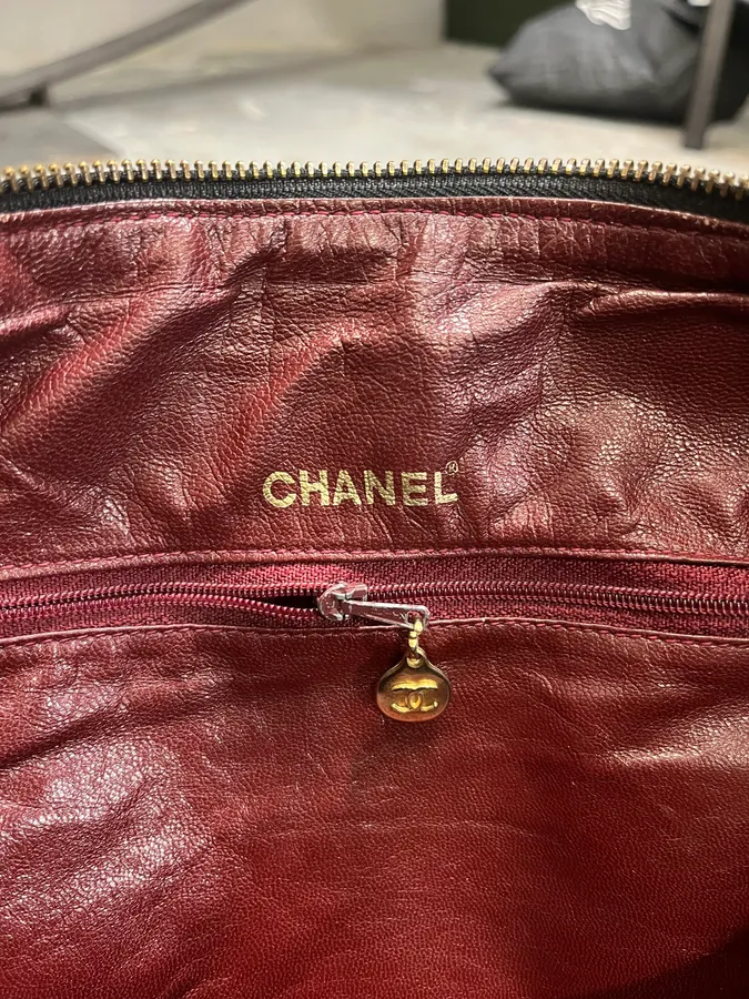 1990s Chanel Black Leather Bowling Quilted Handle Bag - Image 11