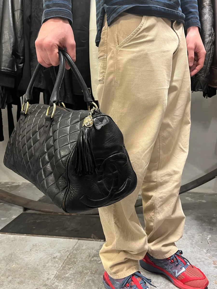 1990s Chanel Black Leather Bowling Quilted Handle Bag - Image 3