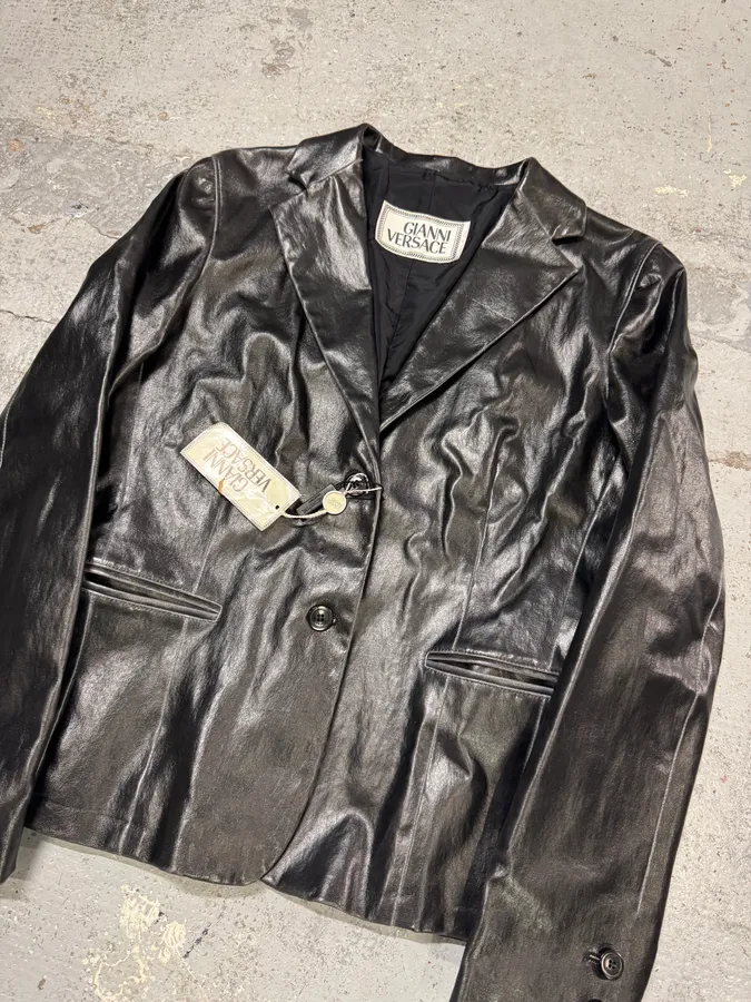 1990s Gianni Versace Pure Black Leather Blazer Jacket - Image 4