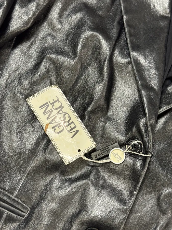 1990s Gianni Versace Pure Black Leather Blazer Jacket - Image 6