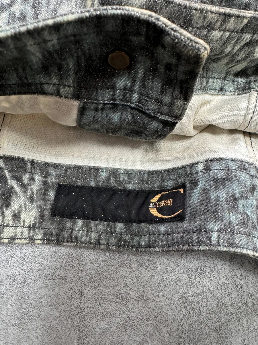 1990s Roberto Cavalli Snake Denim Jacket with Cow Detachable Sleeves - Image 7