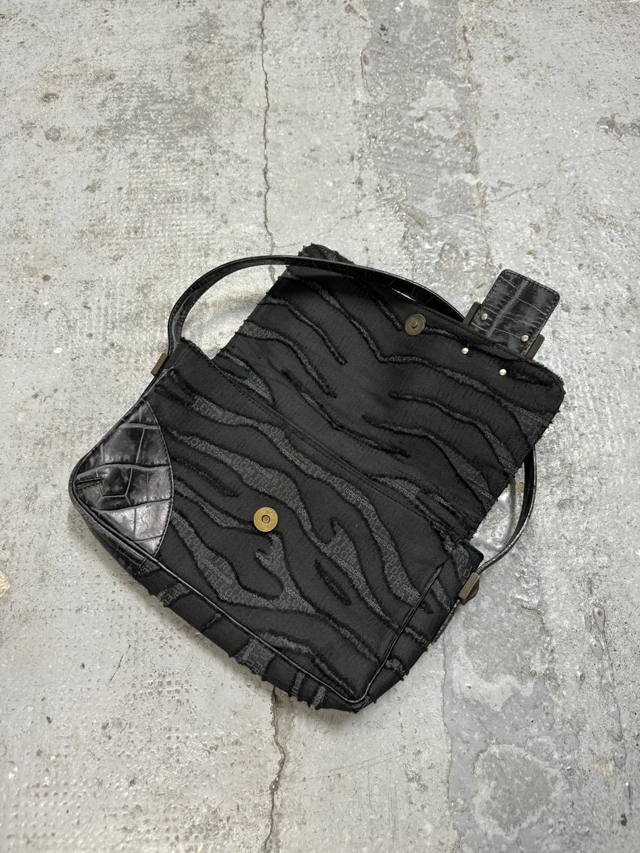 2000s Cavalli Crocodile Buckle Black Exotic Handle Bag - Image 3