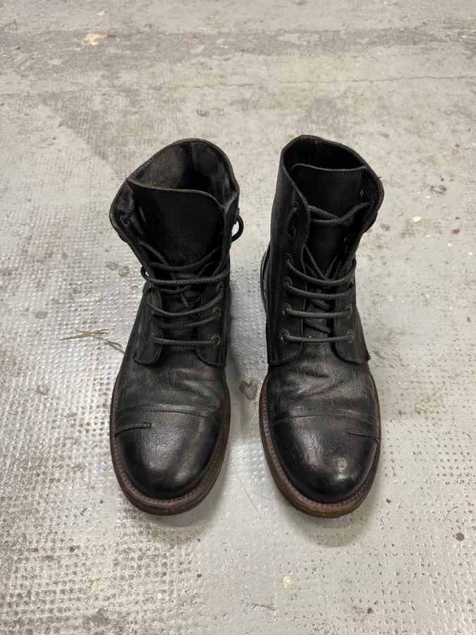 2000s Dolce & Gabbana Black Eroded Leather Boots - Image 4