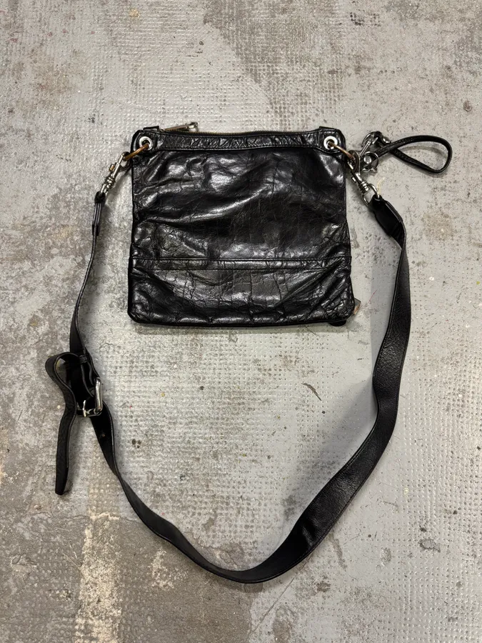 2000s Dolce & Gabbana Padlock Black Leather Shoulder Bag - Image 3