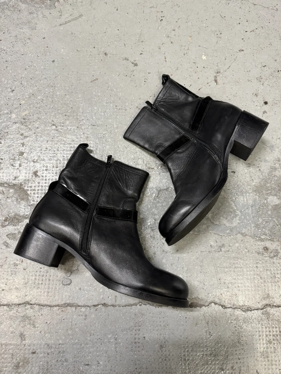 2000s Galliano Black Buckle Leather Boots - Image 3