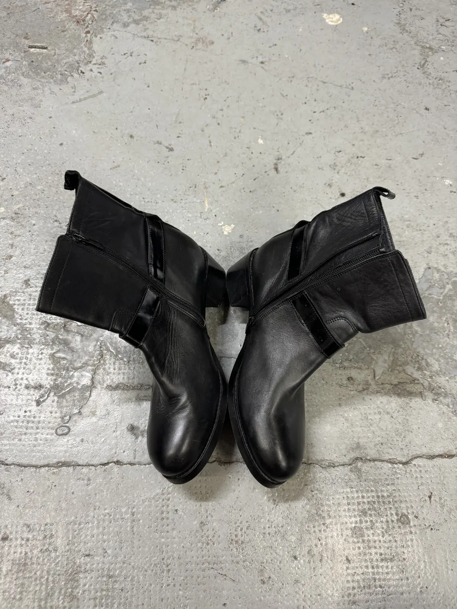 2000s Galliano Black Buckle Leather Boots - Image 4
