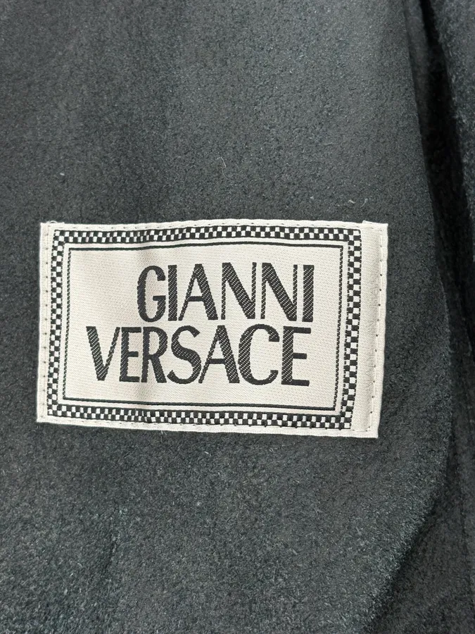 2000s Gianni Versace Pure Black Leather Embellished Trucker Jacket - Image 10