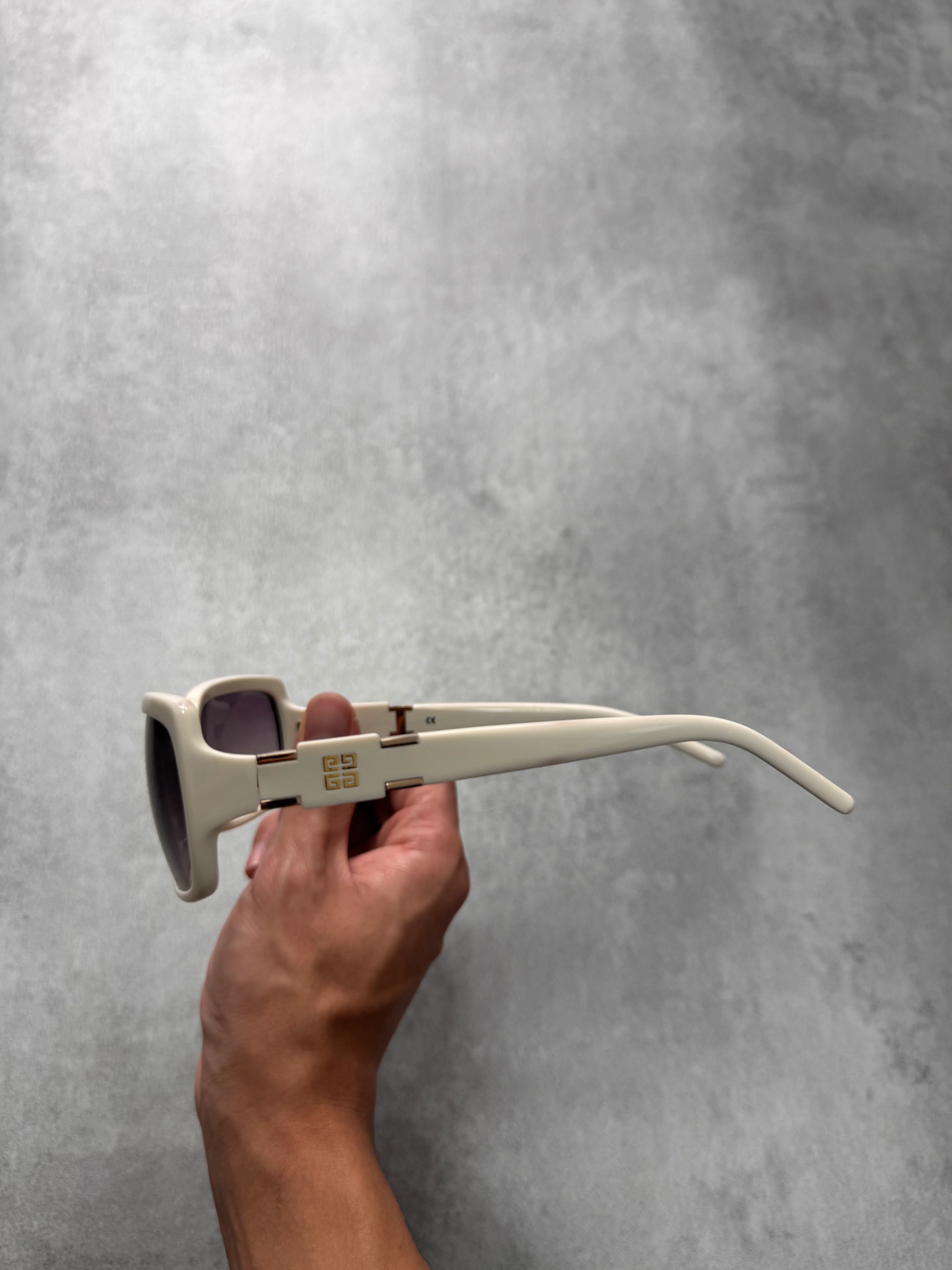 2000s Givenchy White Rectangle Sunglasses - Image 5