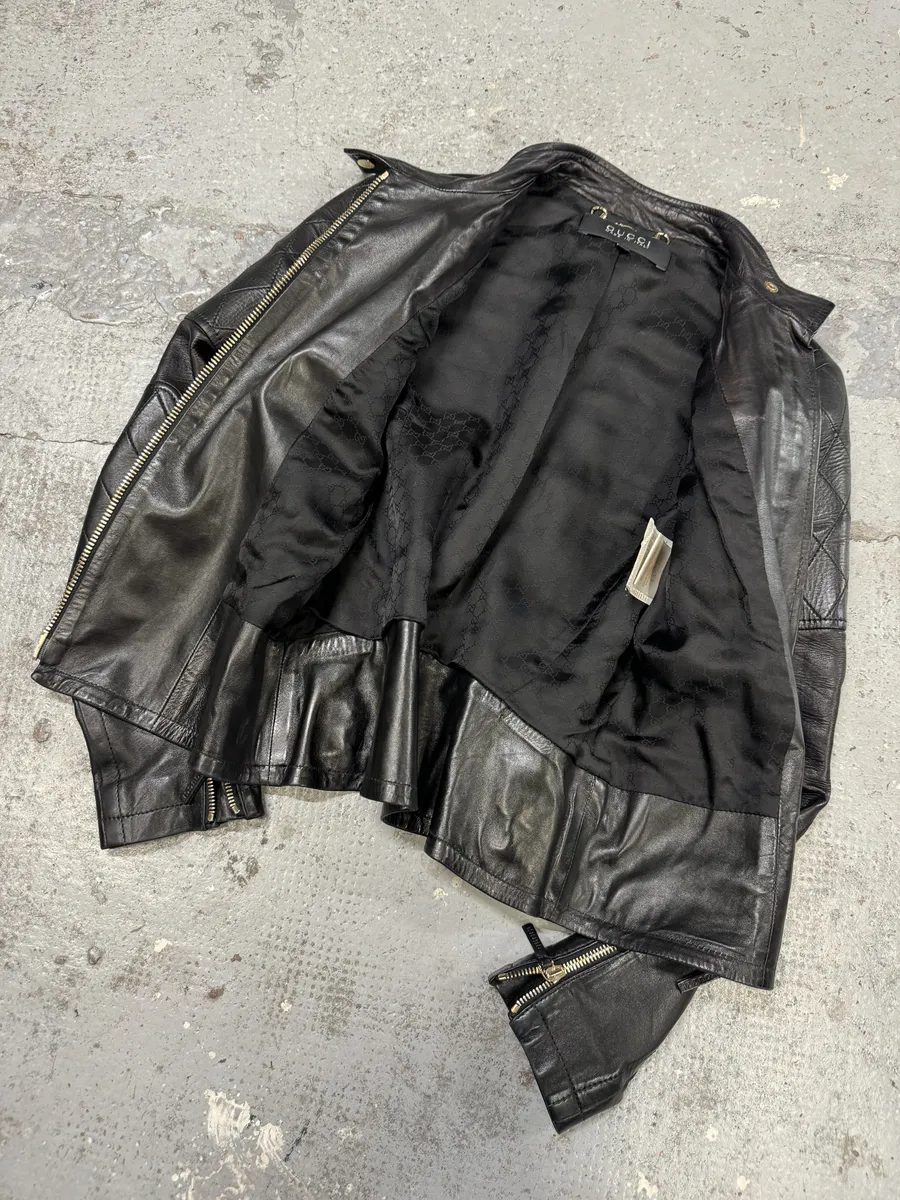 2000s Gucci Asymmetrical Black Leather Jacket - Image 4