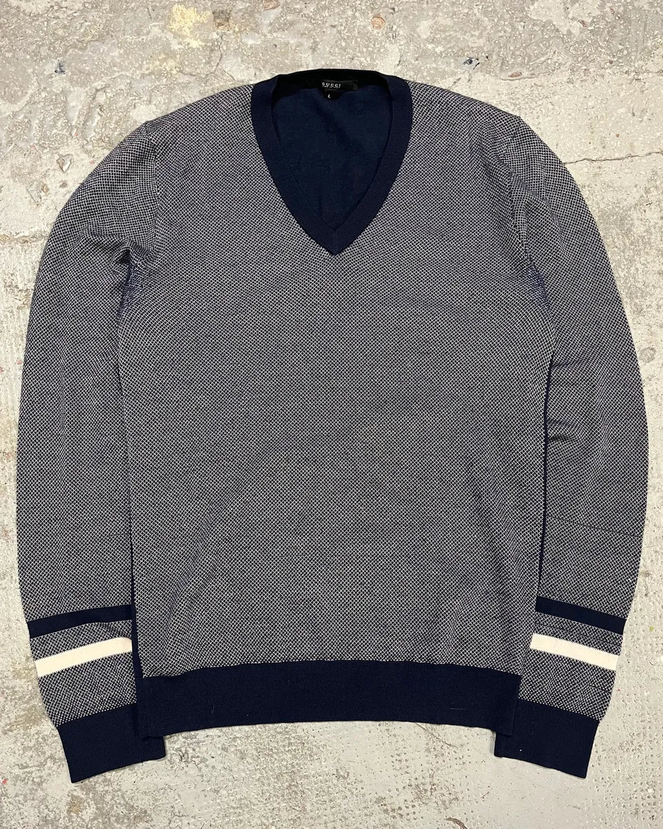 2000s Gucci Grey & Navy Wool & Silk V Neck Sweater - Image 5