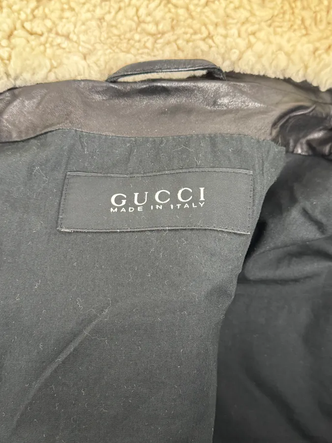 2000s Gucci Shearling Collat Black Leather Jacket - Image 10