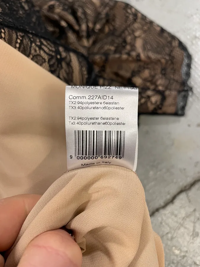 2000s Mangano Lace Black Dress - Image 11