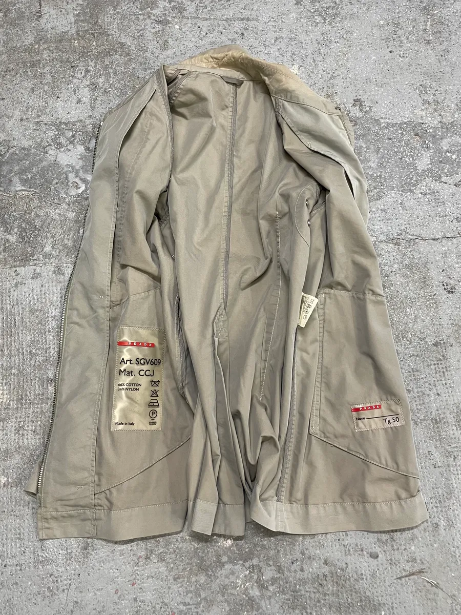 2000s Prada Buttoned Beige Jacket - Image 6