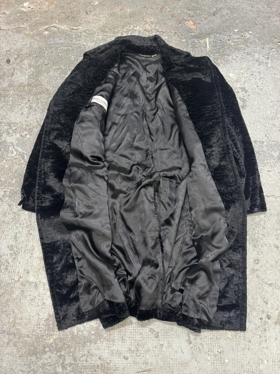 AW1998 Dolce & Gabbana Fur Effect Relief Black Long Jacket - Image 10