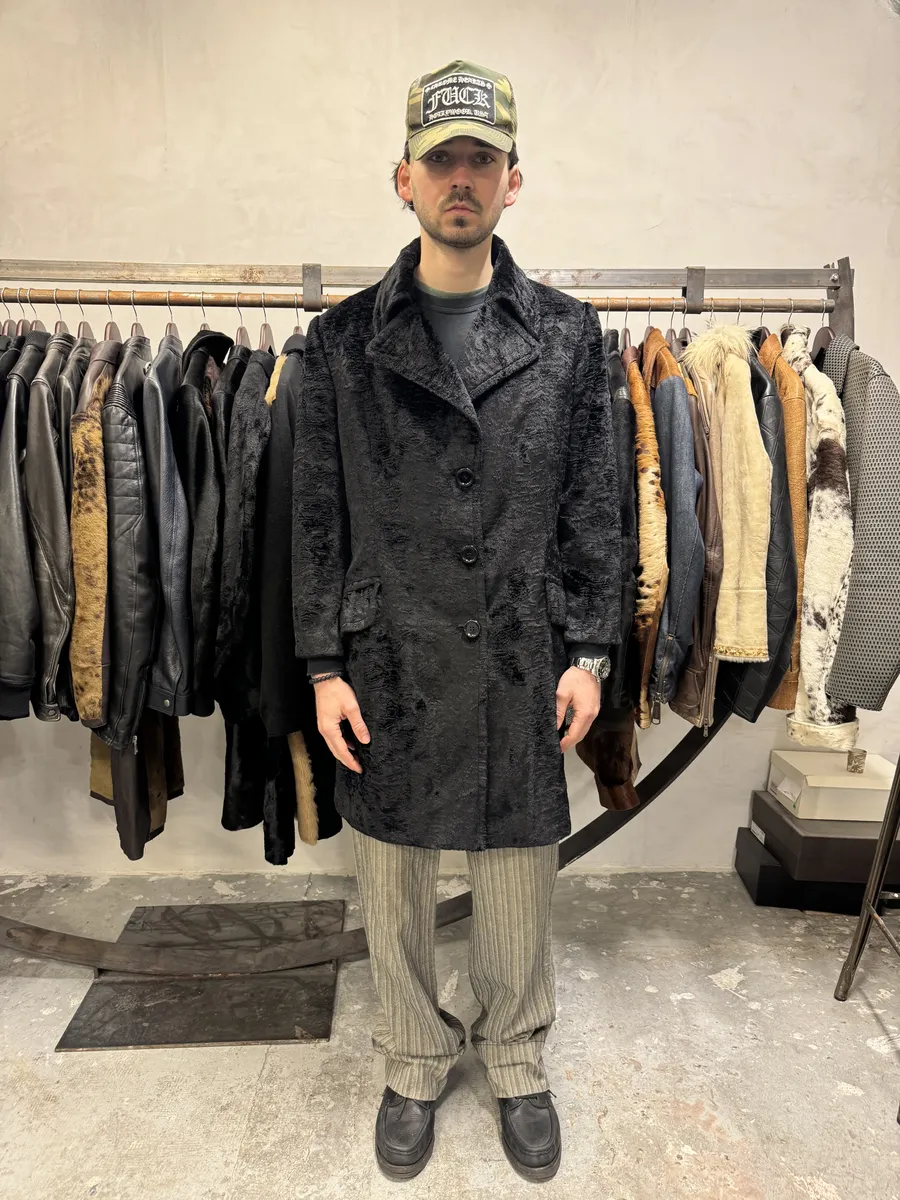 AW1998 Dolce & Gabbana Fur Effect Relief Black Long Jacket - Image 3