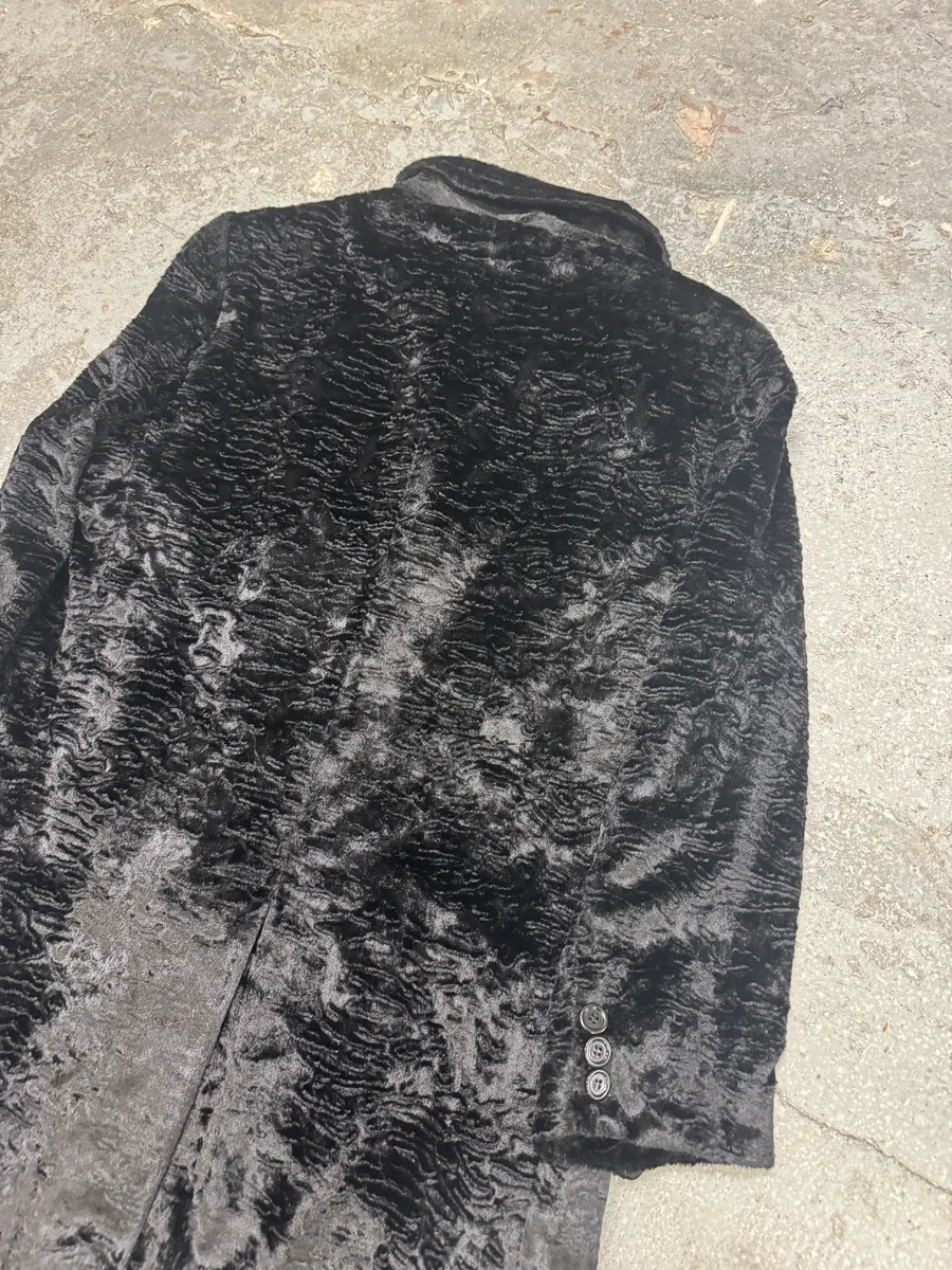 AW1998 Dolce & Gabbana Fur Effect Relief Black Long Jacket - Image 8