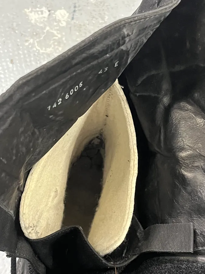 AW1999 Gucci Ankle Leather Boots by Tom Ford - Image 10