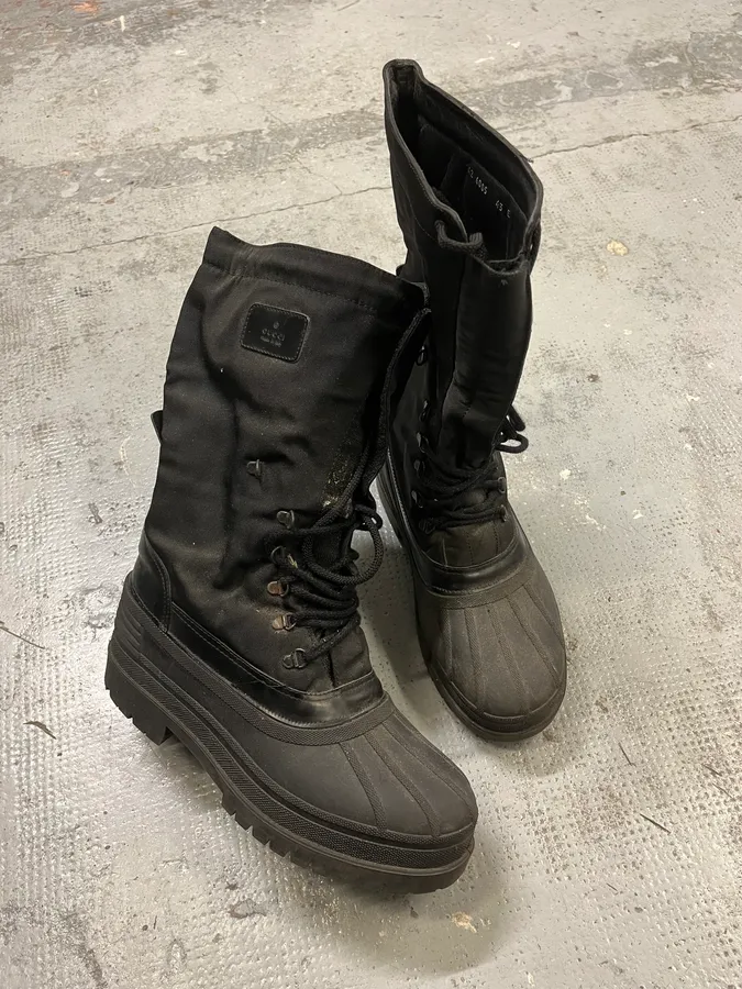 AW1999 Gucci Ankle Leather Boots by Tom Ford - Image 4