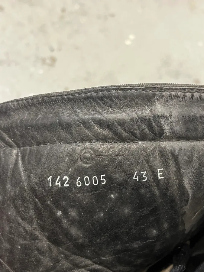 AW1999 Gucci Ankle Leather Boots by Tom Ford - Image 9