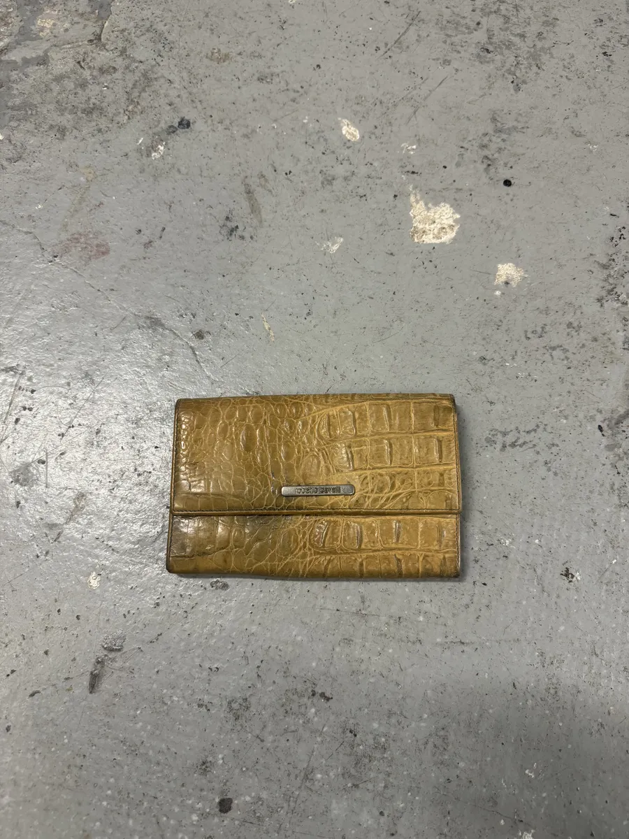 AW2000 Roberto Cavalli Embossed Crocodile Leather Effect Gold Wallet - Image 5
