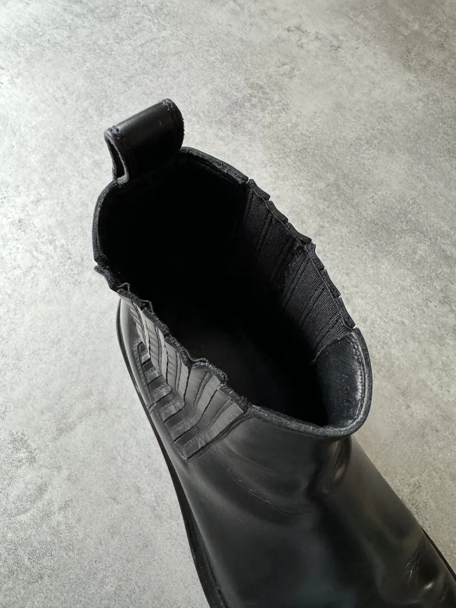 Balenciaga Chelsea Ankle Leather Boots - Image 10