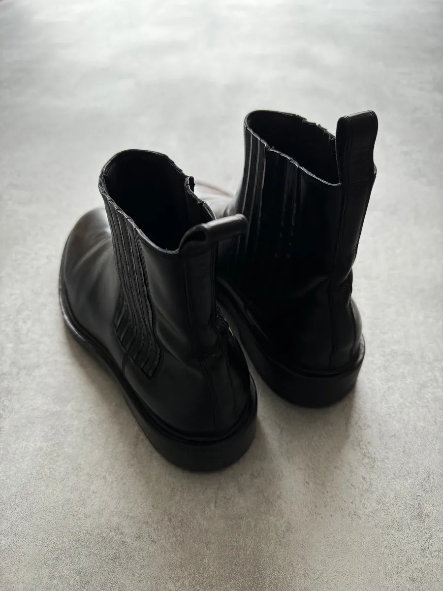 Balenciaga Chelsea Ankle Leather Boots - Image 5