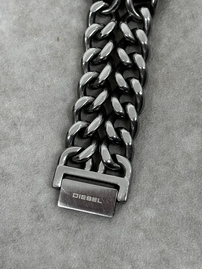 Diesel Avant Garde Grey Metallic Chains Watch - Image 8