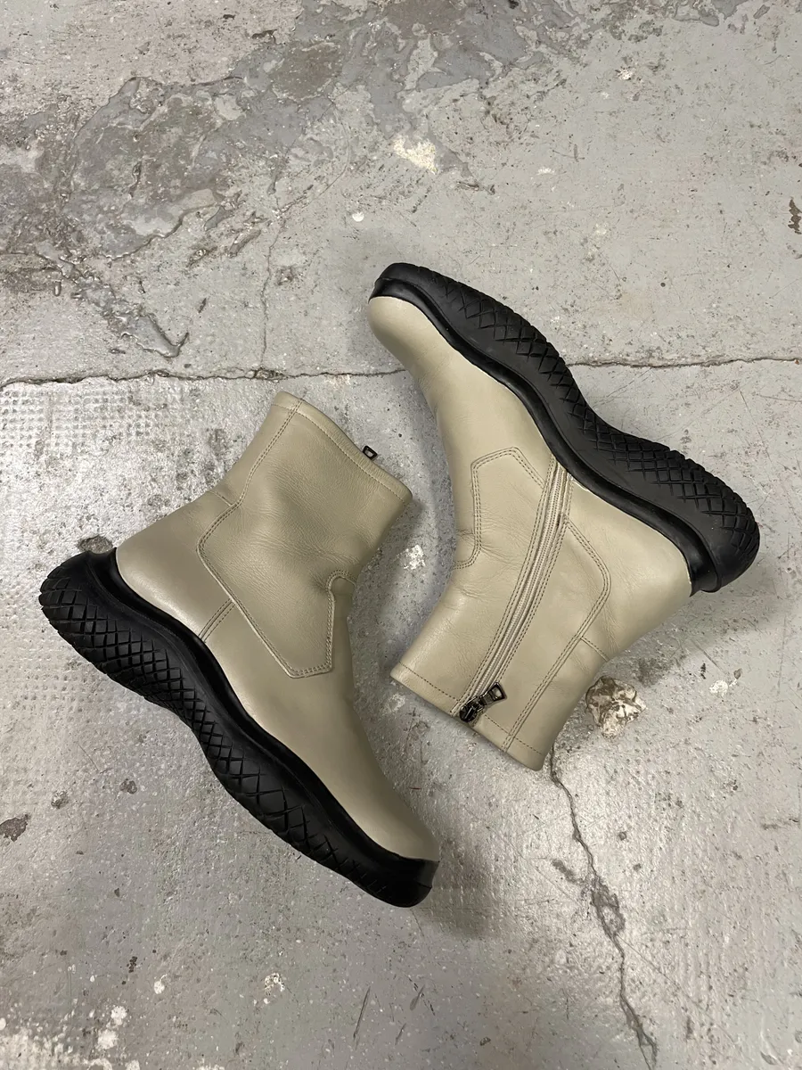 FW1999 Prada Vibram Grey Ankle Leather Boots - Image 12