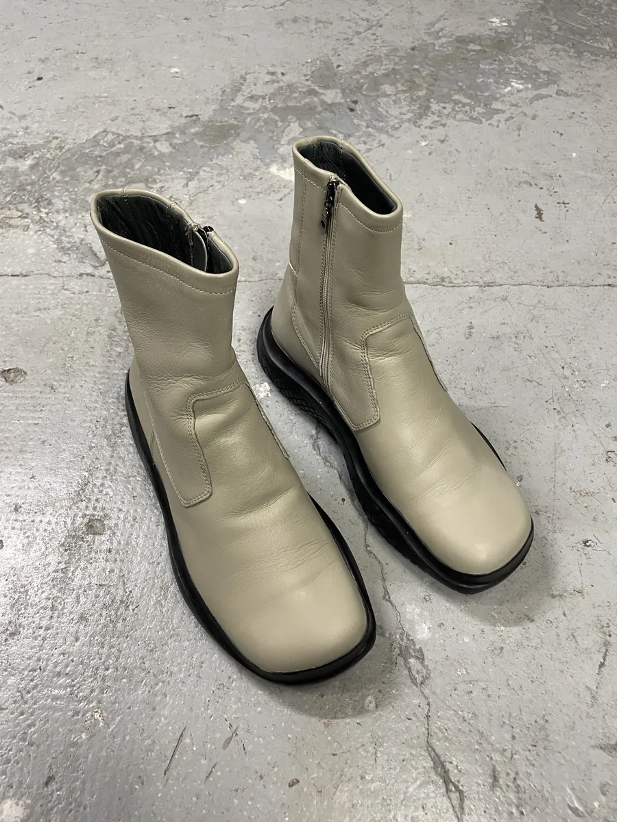 FW1999 Prada Vibram Grey Ankle Leather Boots - Image 3