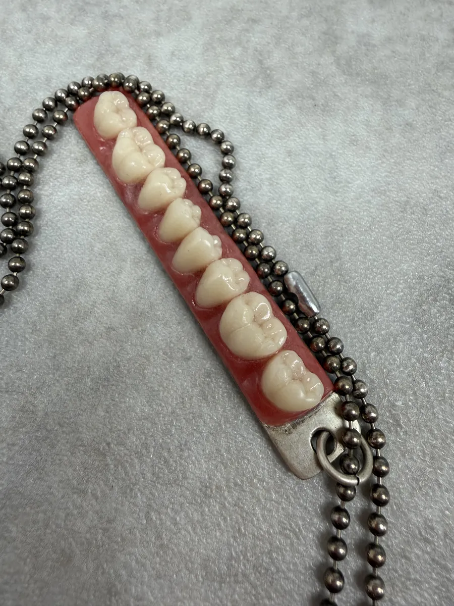 FW2001 Carol Christian Poell Teeth MM/1480 Necklace - Image 7