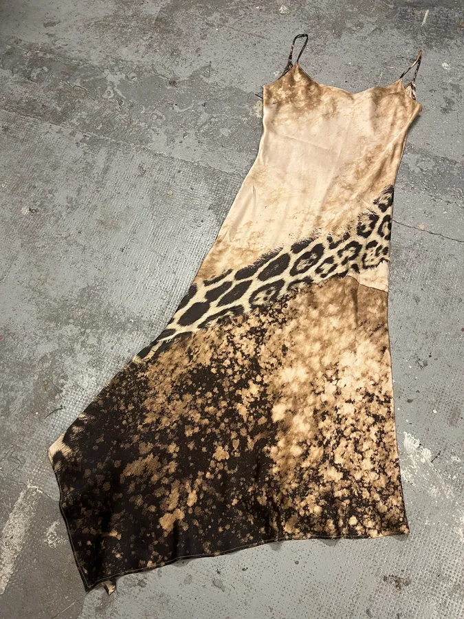 FW2001 Roberto Cavalli Cheetah Abstrat Tan Silk Midi Dress - Image 6