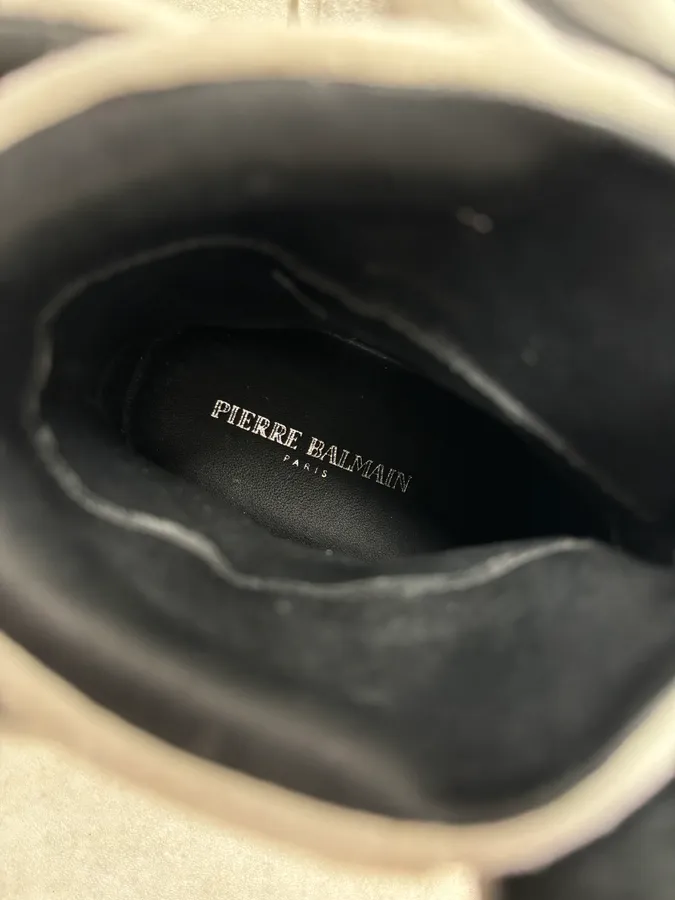 Pierre Balmain Avant-Garde Cream Grey Suede Lace-Up Boots - Image 11