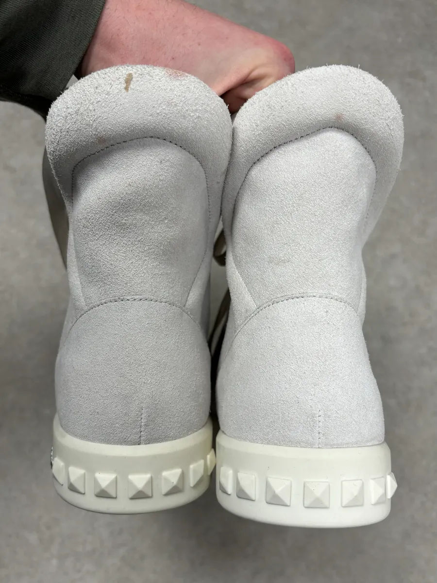 Pierre Balmain Avant-Garde Cream Grey Suede Lace-Up Boots - Image 6