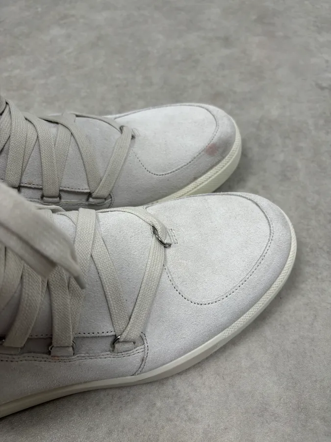 Pierre Balmain Avant-Garde Cream Grey Suede Lace-Up Boots - Image 8