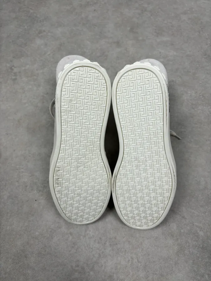 Pierre Balmain Avant-Garde Cream Grey Suede Lace-Up Boots - Image 9