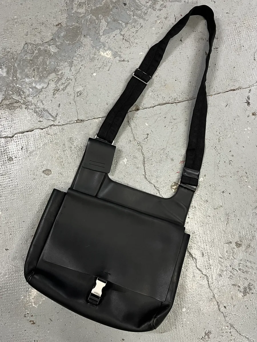 Prada Black Leather Crossbody Shoulder Bag - Image 3