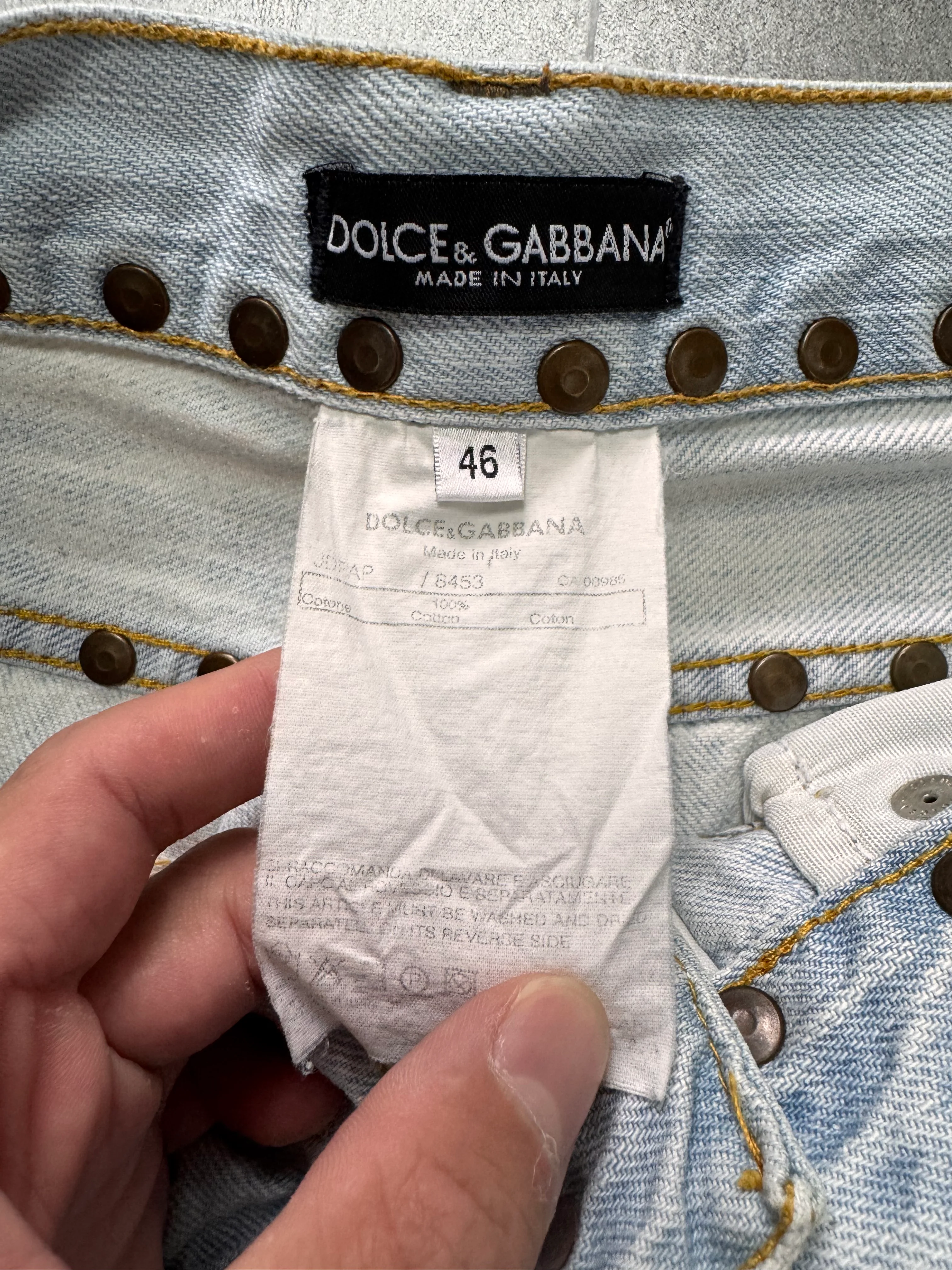 SS2006 Dolce & Gabbana Haiwai Honolulu Embroideries Distressed Denim Jeans - Image 6